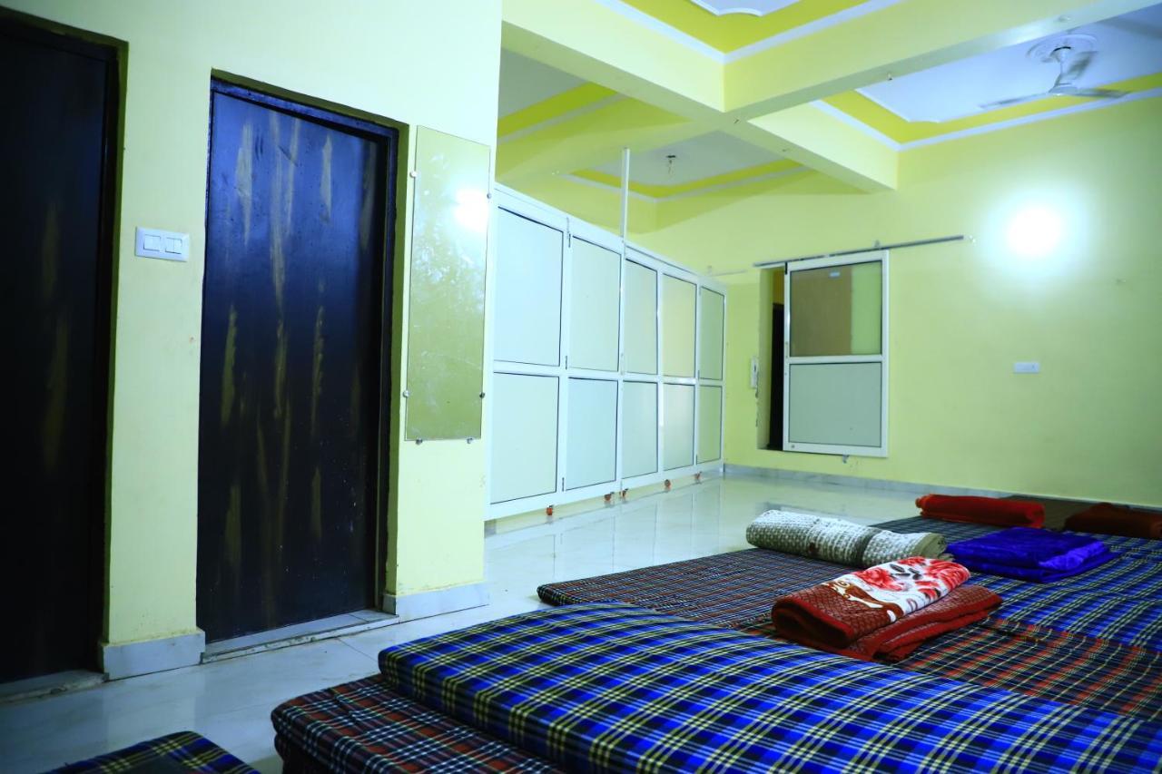Shivraj Homestay 马图拉 外观 照片