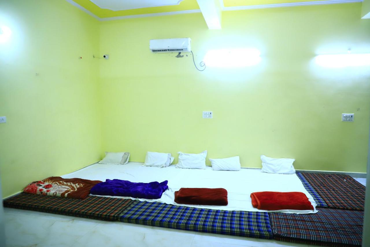 Shivraj Homestay 马图拉 外观 照片