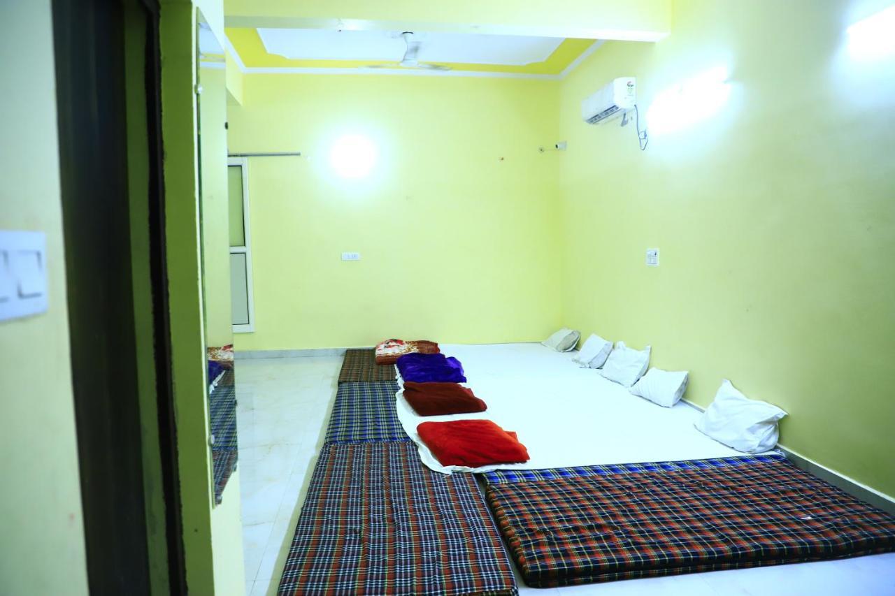 Shivraj Homestay 马图拉 外观 照片
