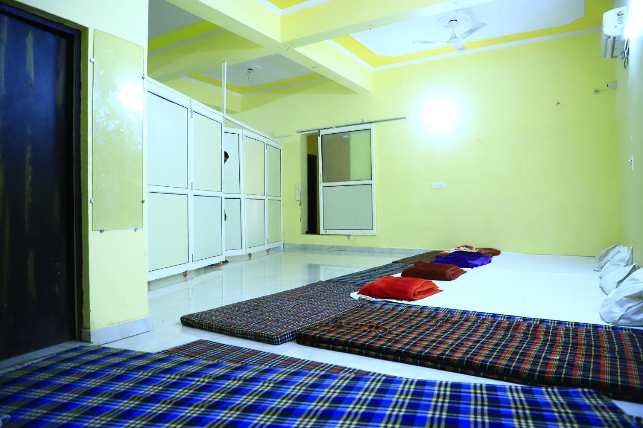 Shivraj Homestay 马图拉 外观 照片