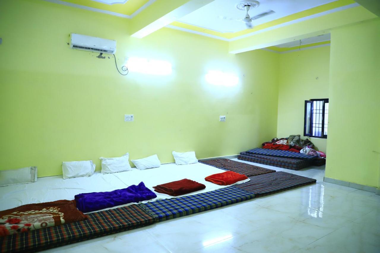Shivraj Homestay 马图拉 外观 照片